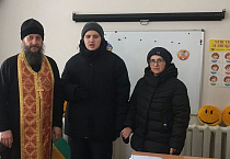 Курганский священник очередной раз побывал в подшефной школе