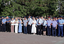 В Кургане священник принял участие в акция «Свеча памяти»