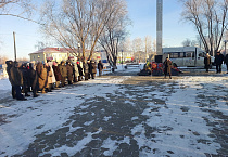 В селе Половинном священник выступил на митинге