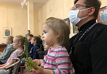 Воспитанники воскресной школы Серафимовского прихода побывали на кукольном спектакле