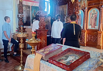 В храме поселка Лебяжье побывали старшеклассники сельской школы