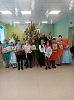Наместник Чимеевского монастыря поздравил сельских ребятишек с Новым годом и Рождеством