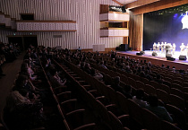 В Курганской филармонии прошла премьера концерта по книге «Несвятые святые»