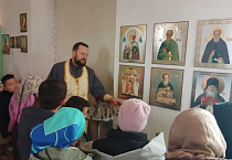 В селе Лисье школьники совершили экскурсию в храм Святой Живоначальной Троицы