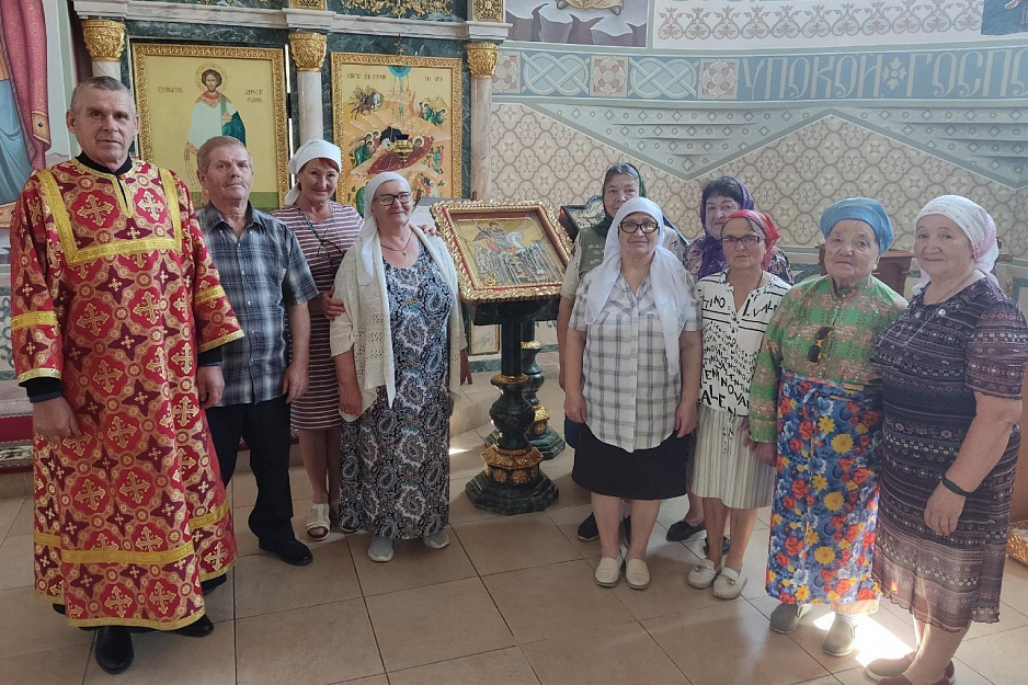 В Частоозерском храме прихожане самостоятельно читают акафист