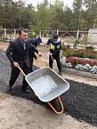 В Георгиевском храме посёлка Увал продолжается благоукрашение территории