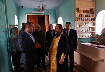 Депутат Государственной Думы посетил Богоявленский храм в Петухово
