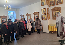 Ученики двух 4-х классов средней школы №40 побывали на экскурсиях в Свято-Троицком храме города Кургана