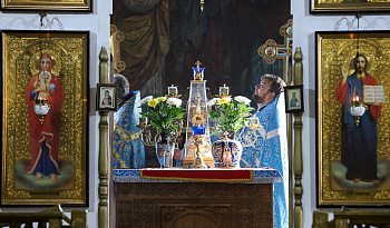 Божественна литургия во Введенском храме села Введенское Кетовского района