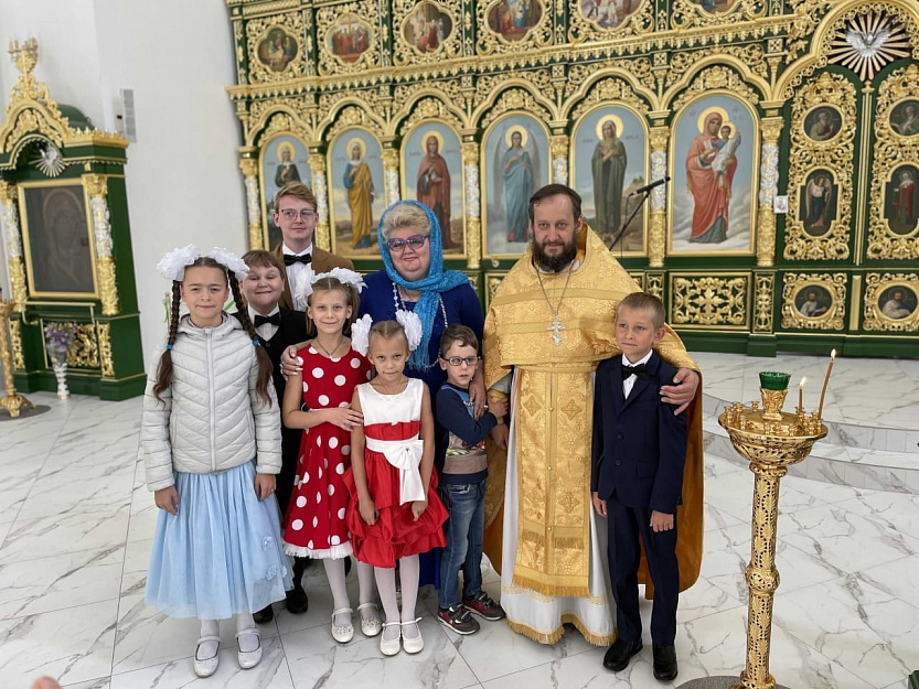 В Свято-Троицком соборе Кургана празднично отметили начало учебного года