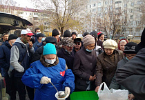 В городе Кургане продолжает свою работу проект «Социальный пункт «Сквер Милосердия», который реализуется с использованием гранта Президента Российской Федерации, предоставленного Фондом президентских грантов