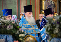 Митрополит Даниил совершил Литургию в престольный праздник Александро-Невском собора Кургана  