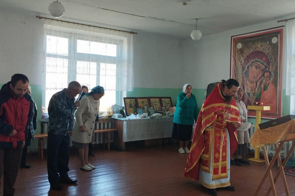 Священник из Варгашей совершил Литургию в селе Терпугово