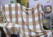 В Кургане участницы проекта «Швейная мастерская «Мастерицы» на средства от Рождественской ярмарки закупили влажные салфетки для мобилизованных