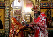 На Пасхальной великой вечерне священники Курганской епархии были удостоены церковных наград