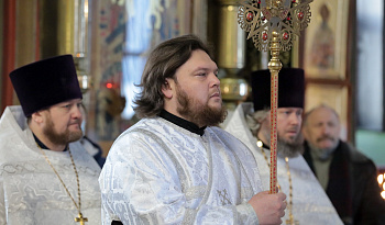 Митрополит Курганский и Белозерский Даниил в воскресенье, 17  января совершил Божественную литургию в Александро-Невском кафедральном соборе города Кургана.