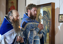 Митрополит Даниил совершил Литургию в храме с чудотворной Утятской иконой святителя Николая Чудотворца