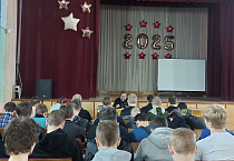 В Кургане священник провел «Урок нравственности» для студентов техникума