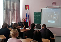 Урок, посвящённый Дню отца, провёл священник в Курганском Центре образования