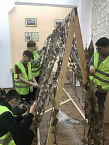 В Кургане школьники вновь помогли православному приходу в изготовлении маскировочных сетей