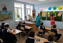 В Курганской гимназии имени святого Александра Невского День знаний начался с гимна