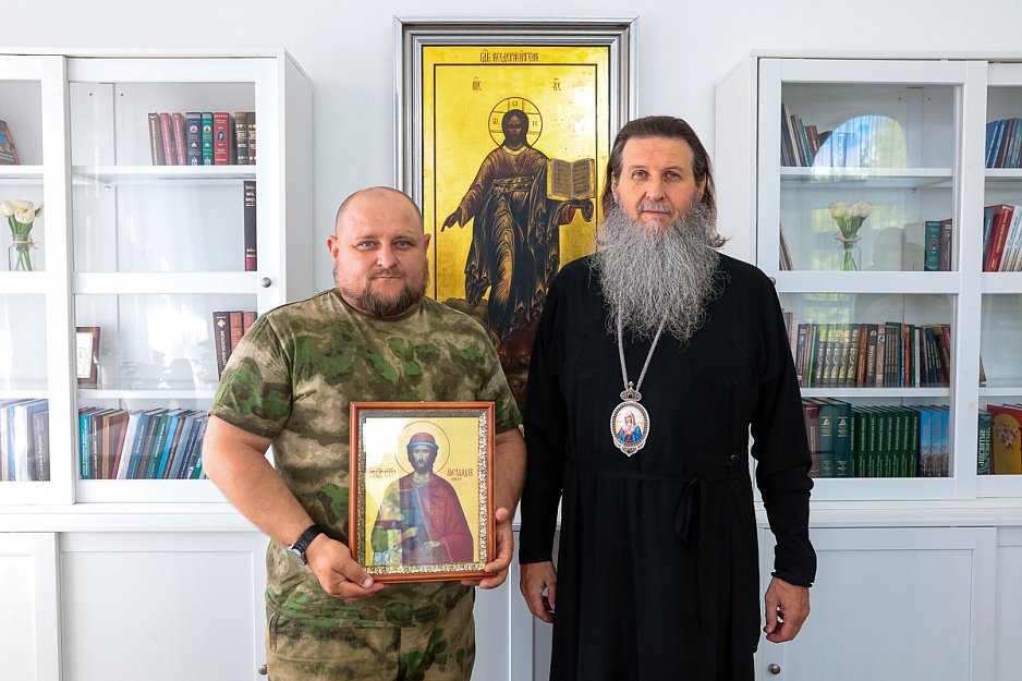 Митрополит Даниил благословил ветерана СВО Александра Пылкова на добрые дела