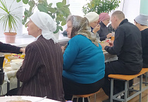 В социальной столовой курганского храма готовят обеды и делают заготовки на зиму