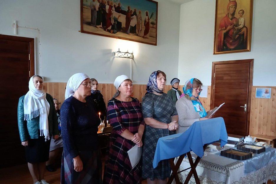 В Зауралье прихожане сельского храма получили новую одежду