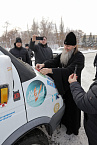 Митрополит Даниил наклеил на «Народную газель» 14-ю звезду за поездки в зону СВО