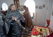 В храме села Мендерское состоялась Литургия в честь престольного праздника