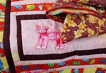 Как сшить лоскутное одеяло? Мастер-класс на эту тему прошёл в  Кургане для участниц грантового проекта "Швейная мастерская "Нить добра"