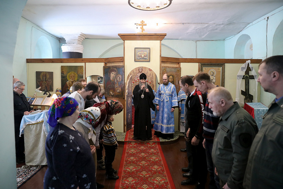 В день святителя Николая Японского митрополит Даниил совершил Литургию в Белозерском