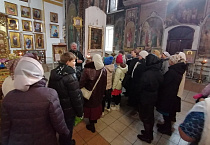 Взрослые и дети курганского прихода побывали в старинном Введенском храме