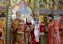 Архиереи Курганской митрополии совершили Литургию в Александро-Невском соборе