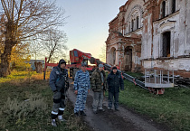 Купола Никольского храма села Михайловка приобрели изначальный цвет
