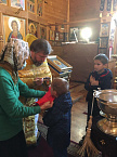 В Георгиевском храме на воскресной службе детей было больше, чем взрослых