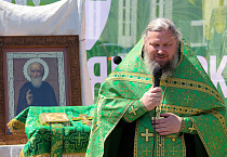 В Кургане открылась православная Троицкая ярмарка