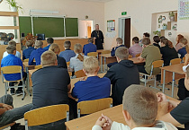 Зауральский священник посетил школу в селе Памятное