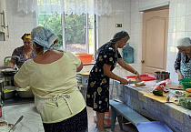 Курганская социальная столовая «Покров» кормит нуждающихся, используя средства Президентского граната