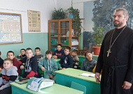 Настоятель храма села Мокроусово провёл встречи со школьниками