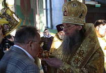 Митрополит Даниил в день памяти святителя Иоанна Златоуста совершил Божественную литургию и венчание