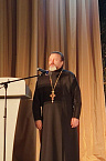 В Петухово священник выступил на торжестве в Центре культуры