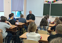 В Зауралье священник рассказал школьникам, как добро помогает жить