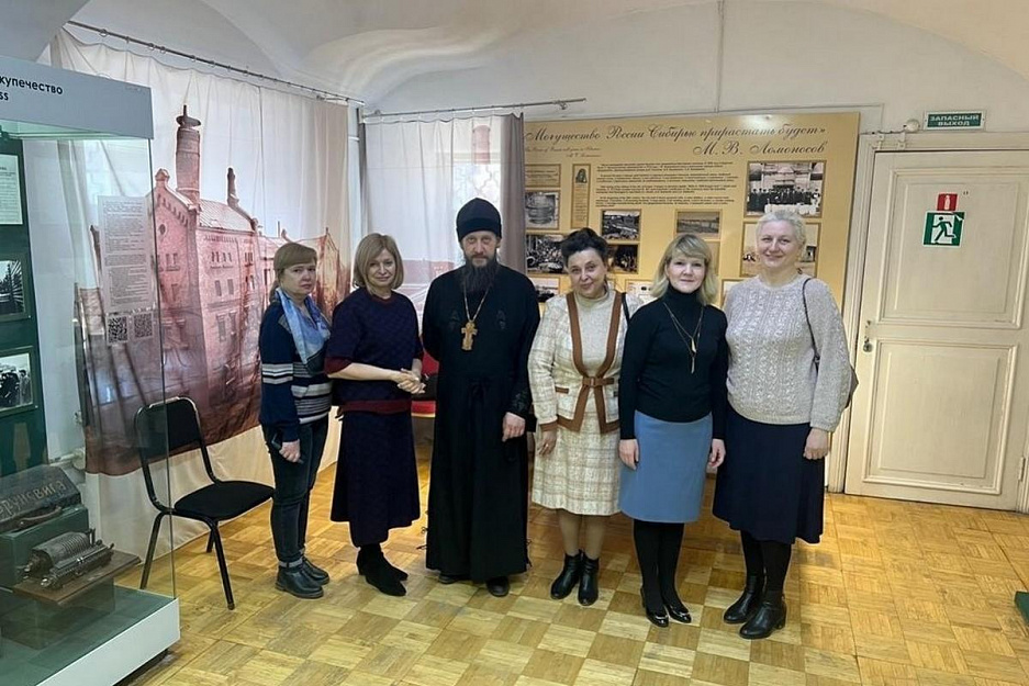 В Кургане члены клуба православных женщин совершили необыкновенную экскурсию