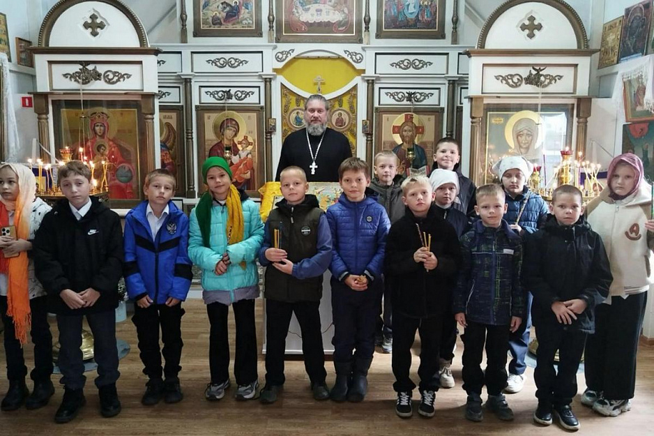 Школьники из Менщиково посетили храма святой Матроны