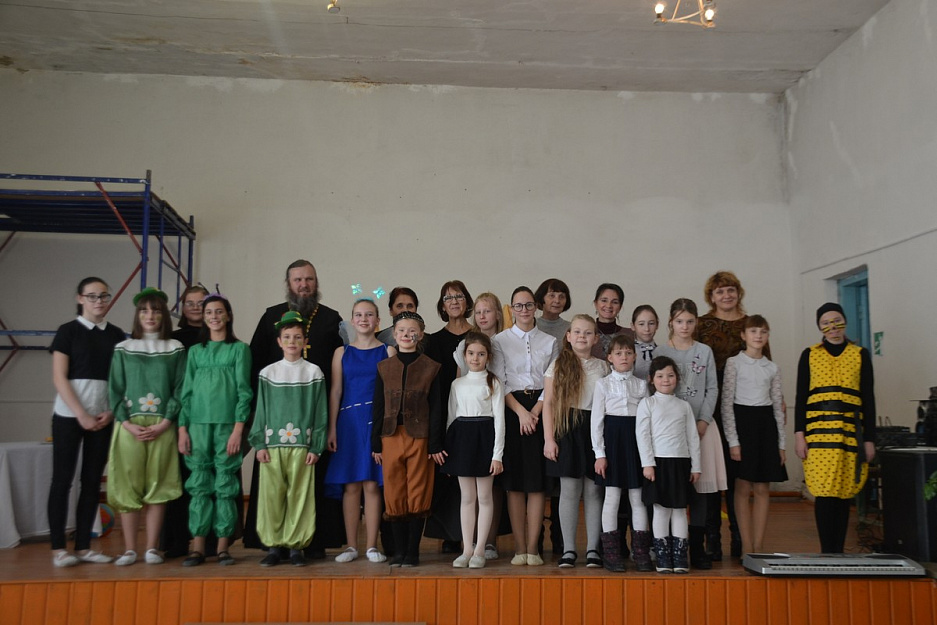 Воспитанники воскресной школы «Покров» побывали в селе Гладковское Притобольного района.