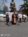 Настоятель Просветского храма поздравил участником митинга с Днём Победы