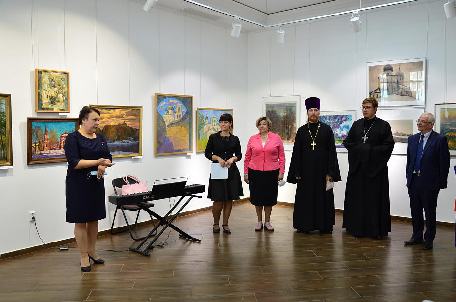 Члены Курганского отделения ИППО побывали на вернисаже выставки «Защитник Святой Руси»