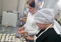 Мастер-класс по изготовлению просфор прошёл в курганском храме