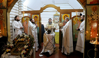Литургия в храме рождества святителя Николая Чудотворца